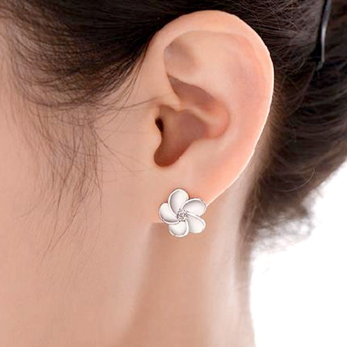 Ladies Simple Personality Temperament Alice Flower Diamond Crystal Plum Blossom Stud Earrings