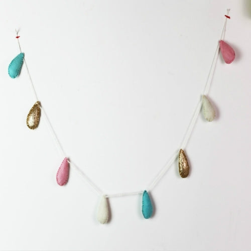 Felt Raindrop Wall Hangings Children Room Children Clothing Store Photography Props( Figure 4 )
