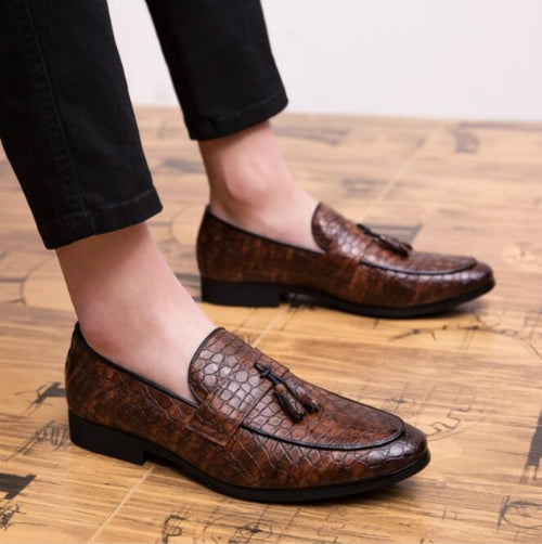 Men Comfortable Gentleman Business Fashion Pointed Dress Men Shoes, Size:42(Brown)