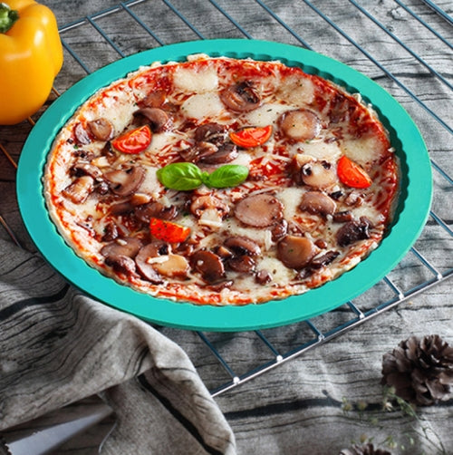 2 PCS 12 inch Pizza Baking Pan Silicone Disc Birthday Cake Mold Microwave Baking Pan Random Color Delivery