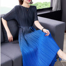 Pleated Dress Temperament Waist Was Thinner Mid-length Gradient Dress (Color:Blue Size:Free Size)